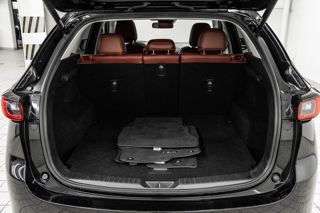 2025 Mazda CX-5 Kuro édition | CUIR ROUGE | TOIT | BLACK PACK in Laval, Quebec - 11 - w1024h768px