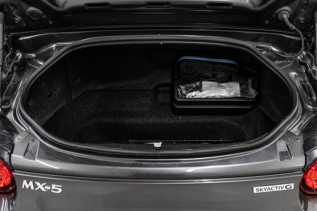 2022 Mazda MX-5 RF GT AUTOMATIQUE CUIR in Laval, Quebec - 11 - w1024h768px