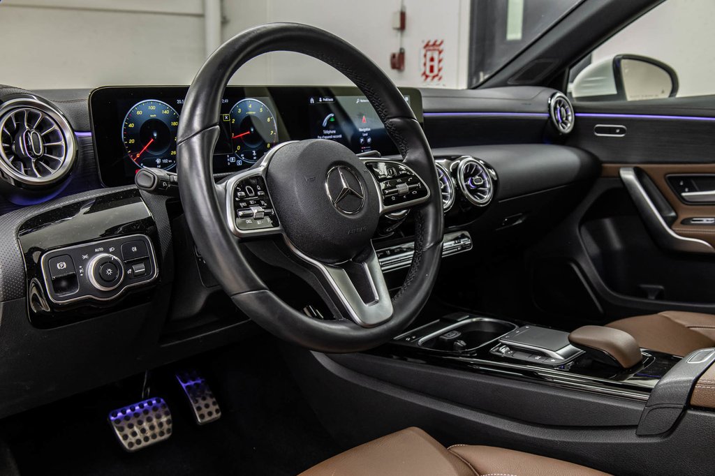 Mercedes-Benz A-Class A 250 4MATIC NAVIGATION 2022 à Laval, Québec - 15 - w1024h768px