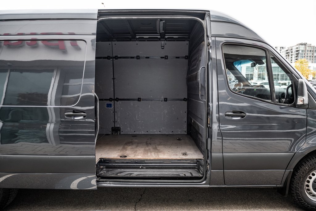 2020 Mercedes-Benz Sprinter Cargo Van 2500 DIESEL HIGH ROOF in Laval, Quebec - 11 - w1024h768px