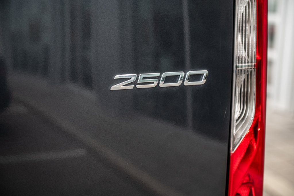 2020 Mercedes-Benz Sprinter Cargo Van 2500 DIESEL HIGH ROOF in Laval, Quebec - 9 - w1024h768px
