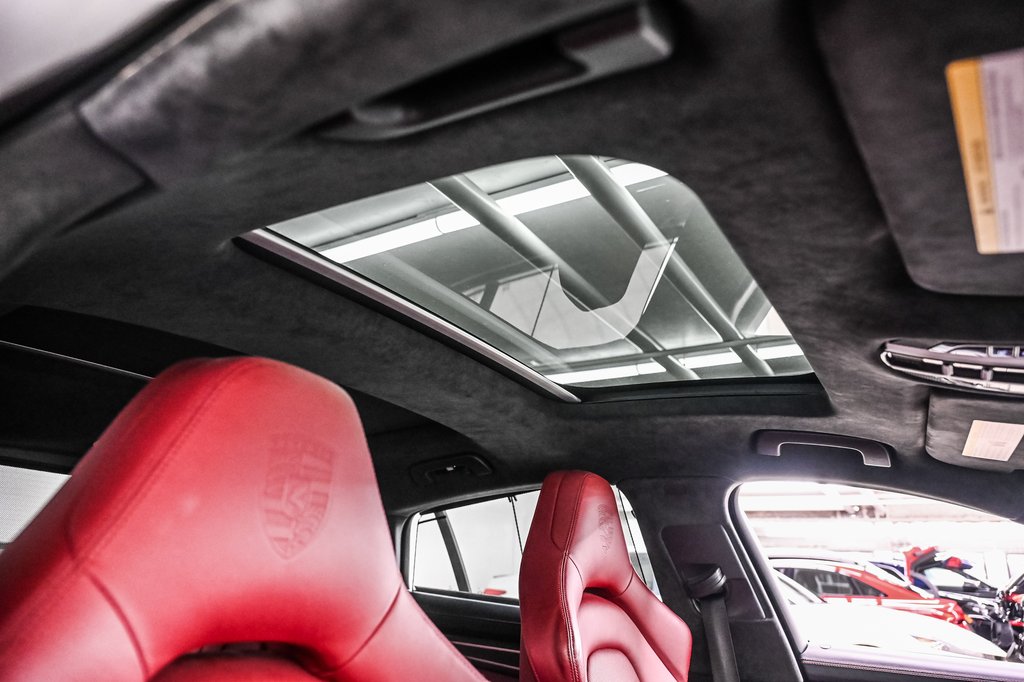 2018 Porsche Panamera TURBO S E-HYBRID CERAMIC BRAKES in Laval, Quebec - 32 - w1024h768px