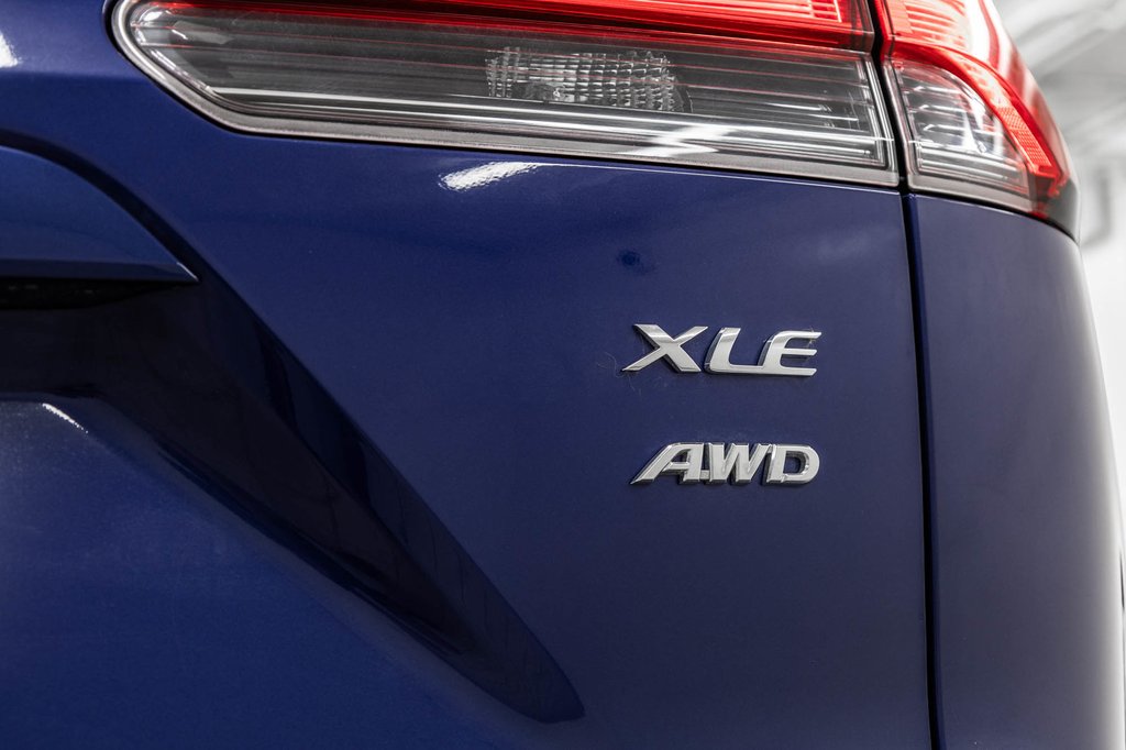2022 Toyota COROLLA CROSS XLE TOIT CUIR in Laval, Quebec - 10 - w1024h768px