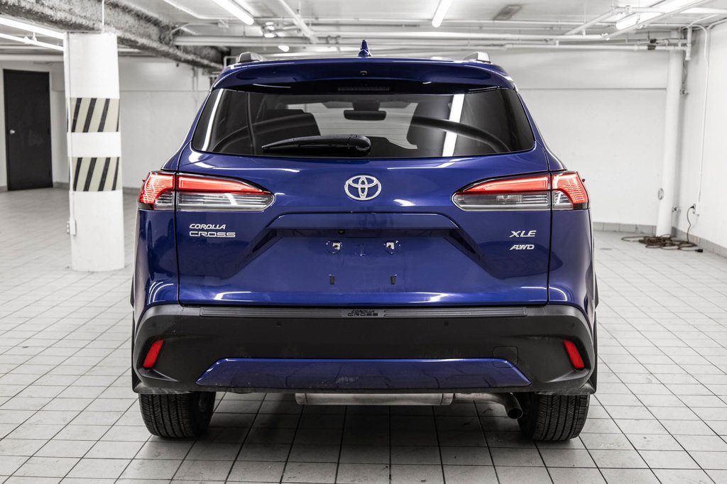 2022 Toyota COROLLA CROSS XLE TOIT CUIR in Laval, Quebec - 5 - w1024h768px