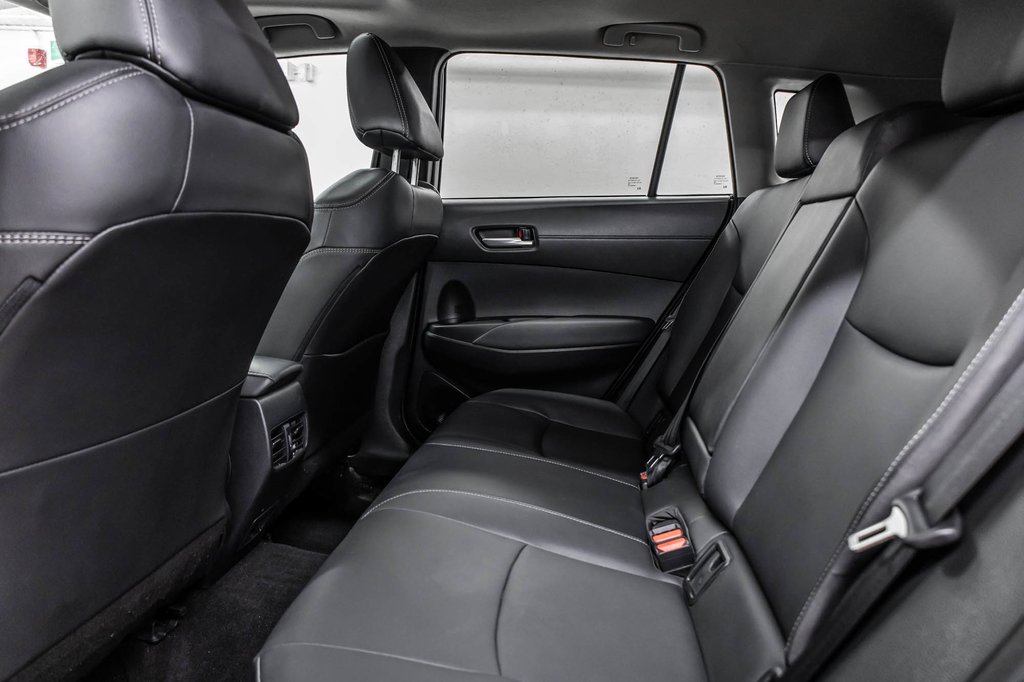 2022 Toyota COROLLA CROSS XLE TOIT CUIR in Laval, Quebec - 30 - w1024h768px