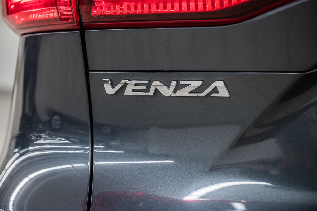 Toyota Venza HYBRIDE AWD LE 2022 à Laval, Québec - 9 - w1024h768px
