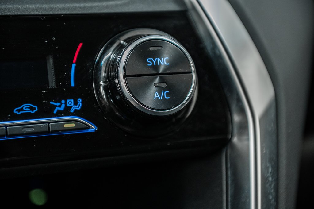 Toyota Venza HYBRIDE AWD LE 2022 à Laval, Québec - 23 - w1024h768px