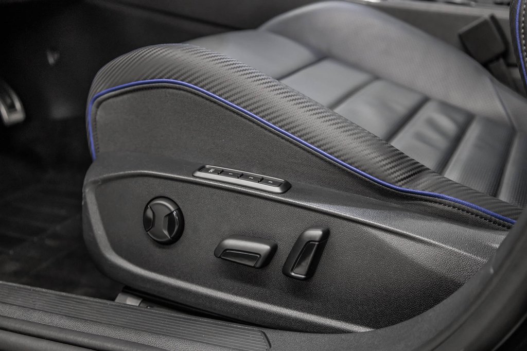 2024 Volkswagen Golf R TOIT PANORAMIQUE 19 PCS in Laval, Quebec - 13 - w1024h768px