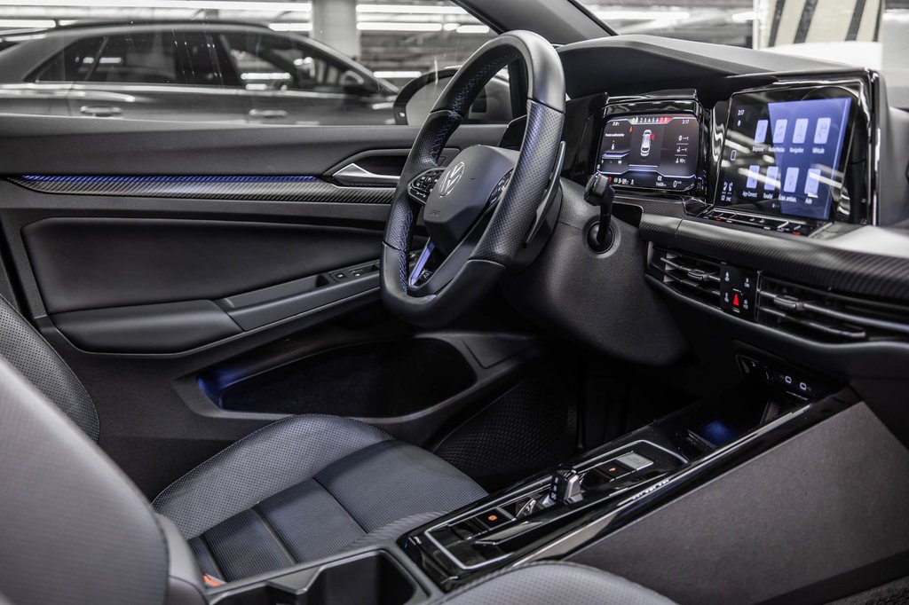2024 Volkswagen Golf R TOIT PANORAMIQUE 19 PCS in Laval, Quebec - 33 - w1024h768px