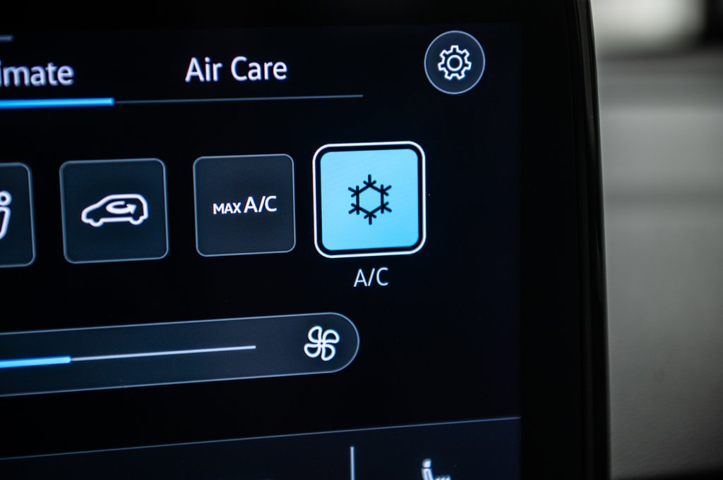 2021 Volkswagen ID.4 PRO AWD in Laval, Quebec - 24 - w1024h768px