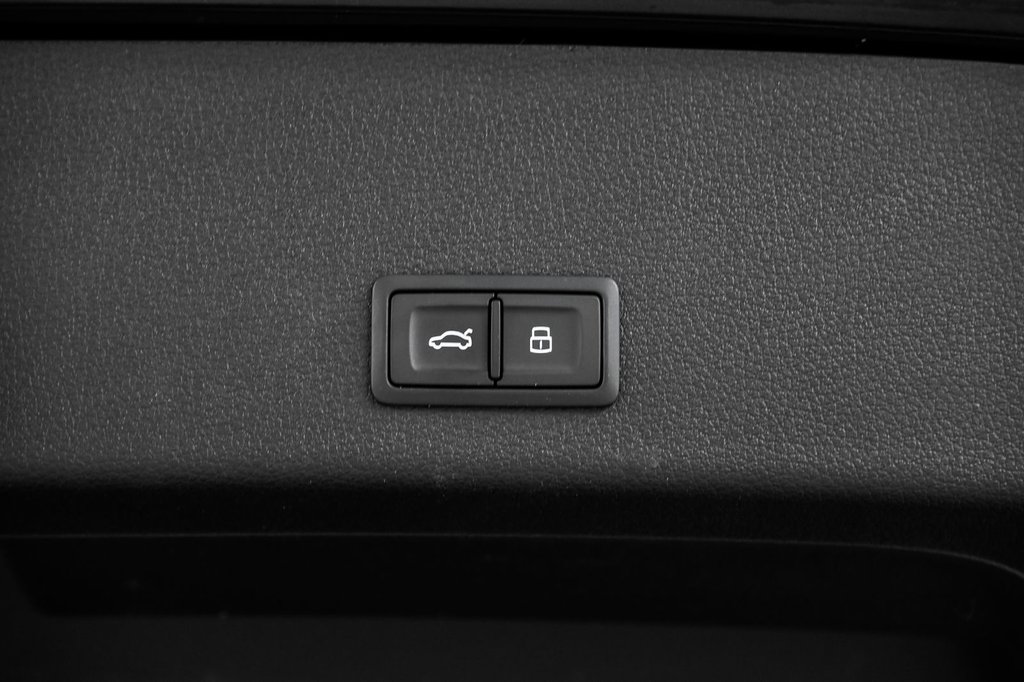 Audi Q8 e-tron PREMIUM PACK + B&O PREMIUM SOUND SYSTEM | BAS KM!! 2024 à Laval, Québec - 9 - w1024h768px