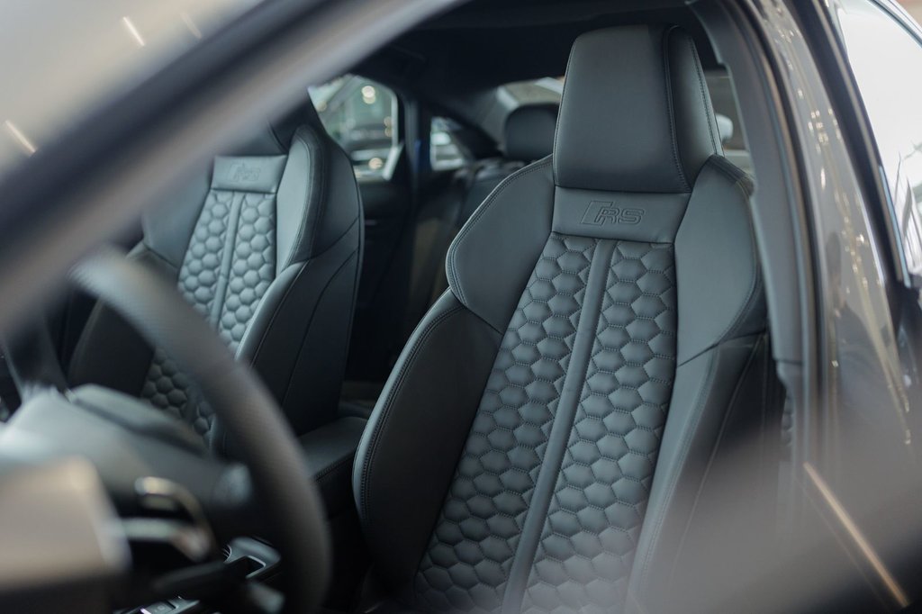 Audi RS 3  2025 à Laval, Québec - 8 - w1024h768px