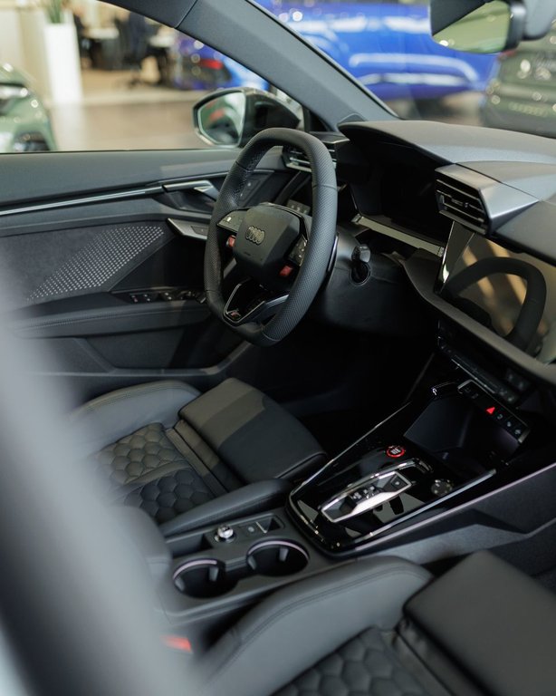 Audi RS 3  2025 à Laval, Québec - 12 - w1024h768px