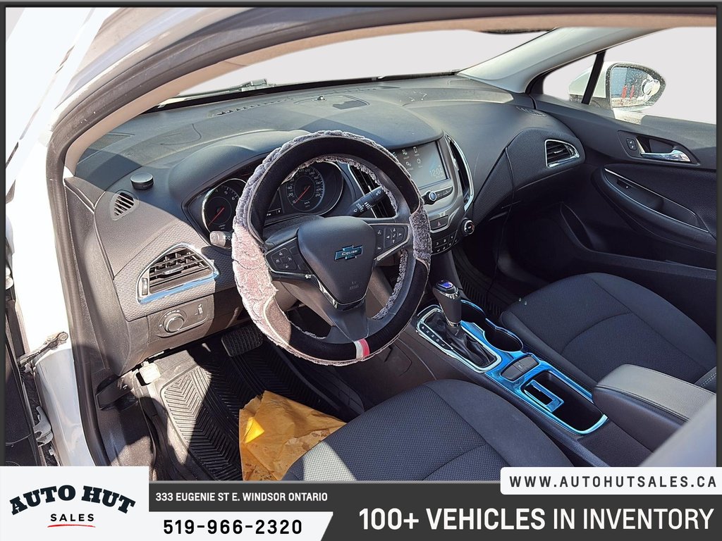 2016 Chevrolet Cruze LT in Windsor, Ontario - 10 - w1024h768px
