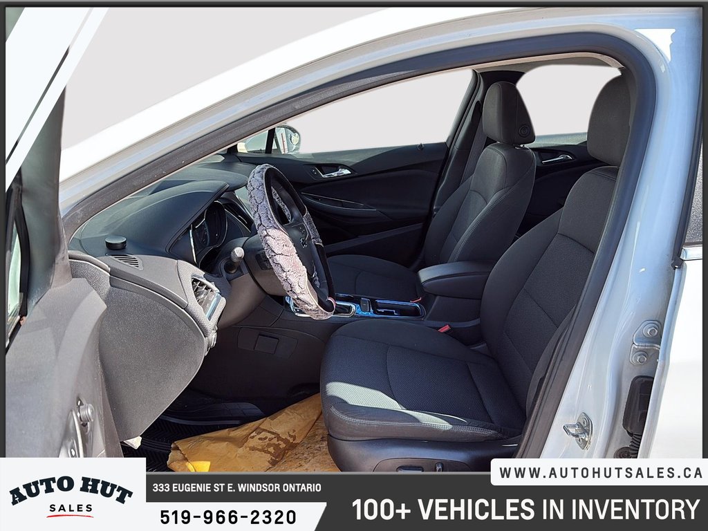 2016 Chevrolet Cruze LT in Windsor, Ontario - 9 - w1024h768px