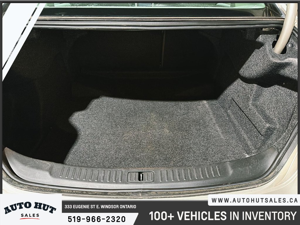 2013 Chevrolet Malibu LT in Windsor, Ontario - 6 - w1024h768px