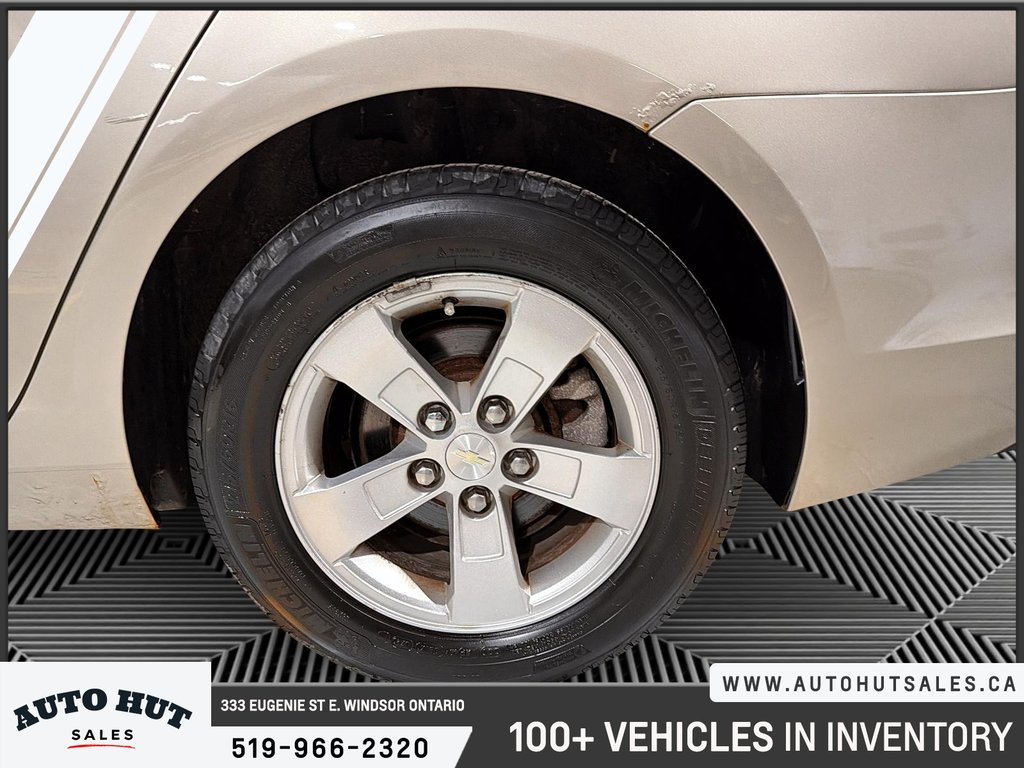 2013 Chevrolet Malibu LT in Windsor, Ontario - 7 - w1024h768px
