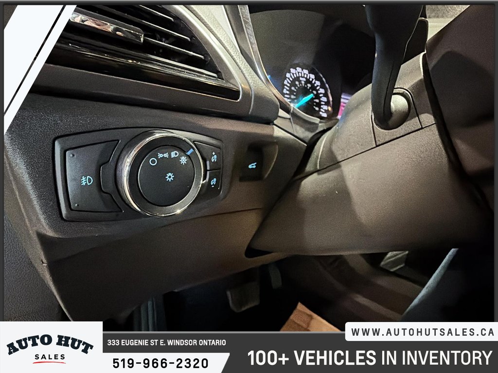 2013 Ford Fusion SE in Windsor, Ontario - 16 - w1024h768px