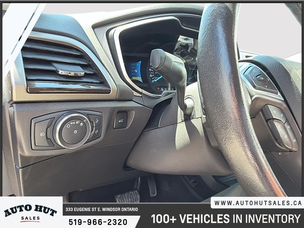 2014 Ford Fusion SE in Windsor, Ontario - 14 - w1024h768px