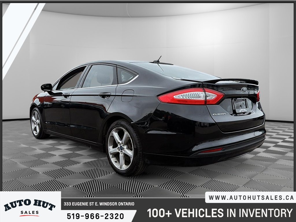 2015 Ford Fusion SE in Windsor, Ontario - 4 - w1024h768px