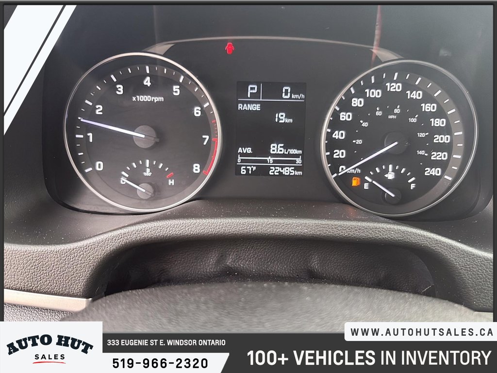 2017 Hyundai Elantra LE in Windsor, Ontario - 13 - w1024h768px
