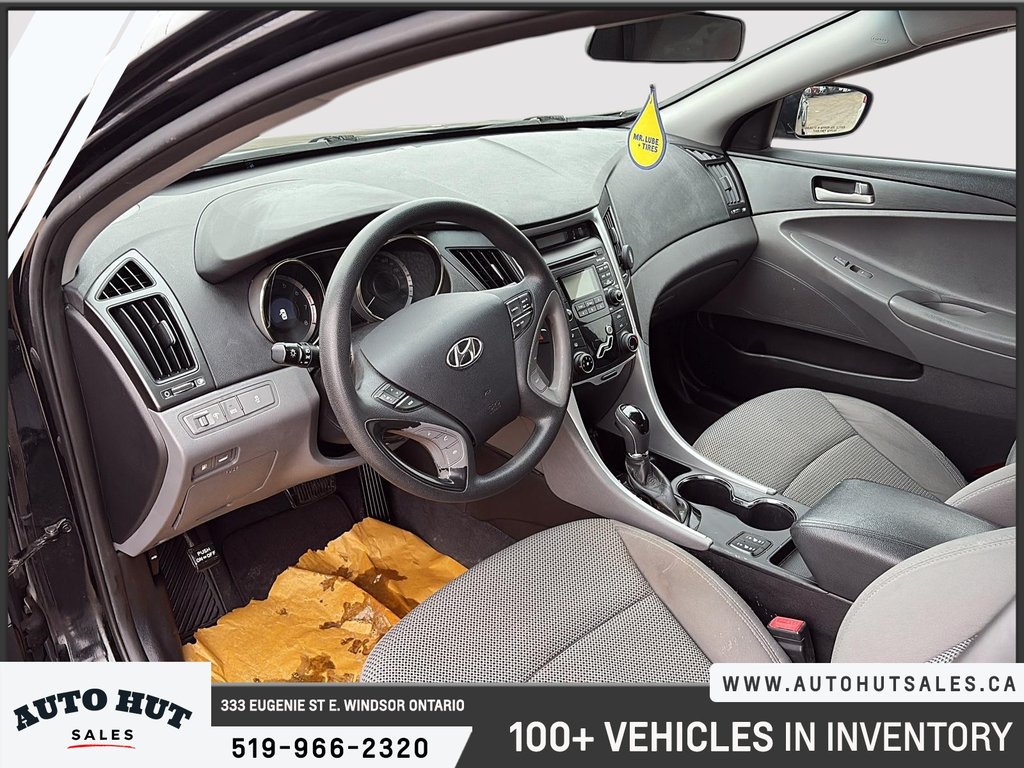 2011 Hyundai Sonata GL in Windsor, Ontario - 10 - w1024h768px