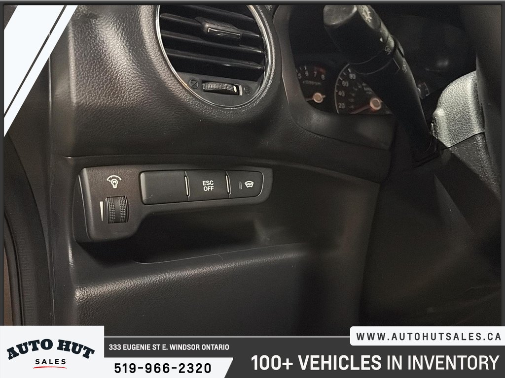 2012 Kia Rondo in Windsor, Ontario - 13 - w1024h768px