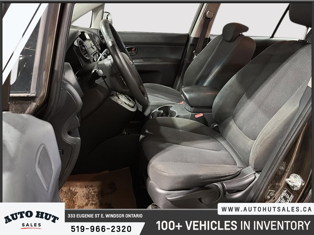 2012 Kia Rondo in Windsor, Ontario - 9 - w1024h768px