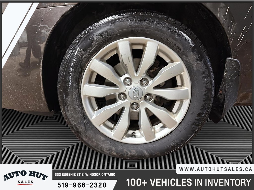 2012 Kia Rondo in Windsor, Ontario - 7 - w1024h768px