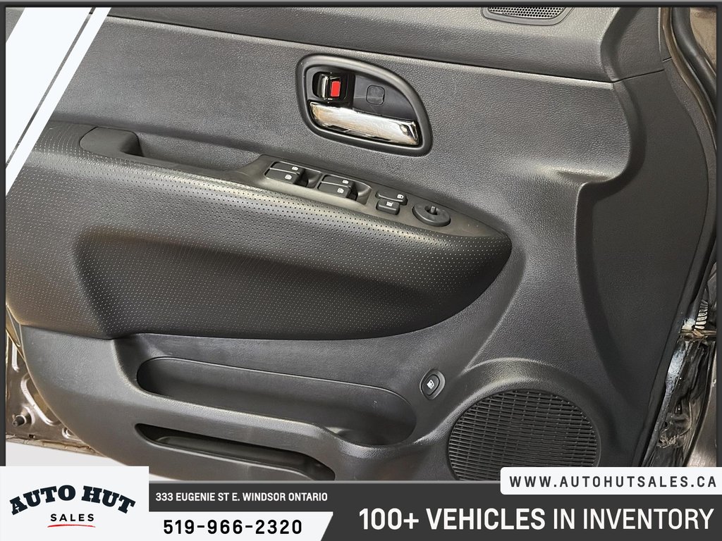 2012 Kia Rondo in Windsor, Ontario - 11 - w1024h768px