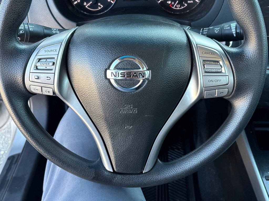 2014 Nissan Altima in Windsor, Ontario - 14 - w1024h768px