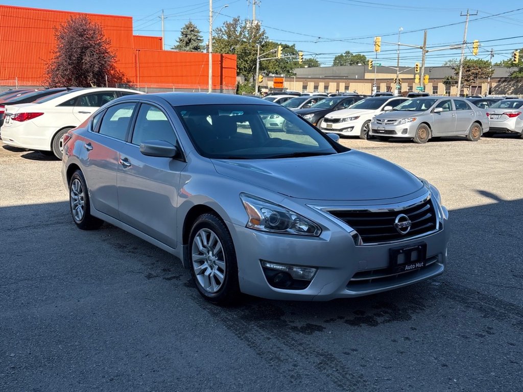 2014 Nissan Altima in Windsor, Ontario - 3 - w1024h768px
