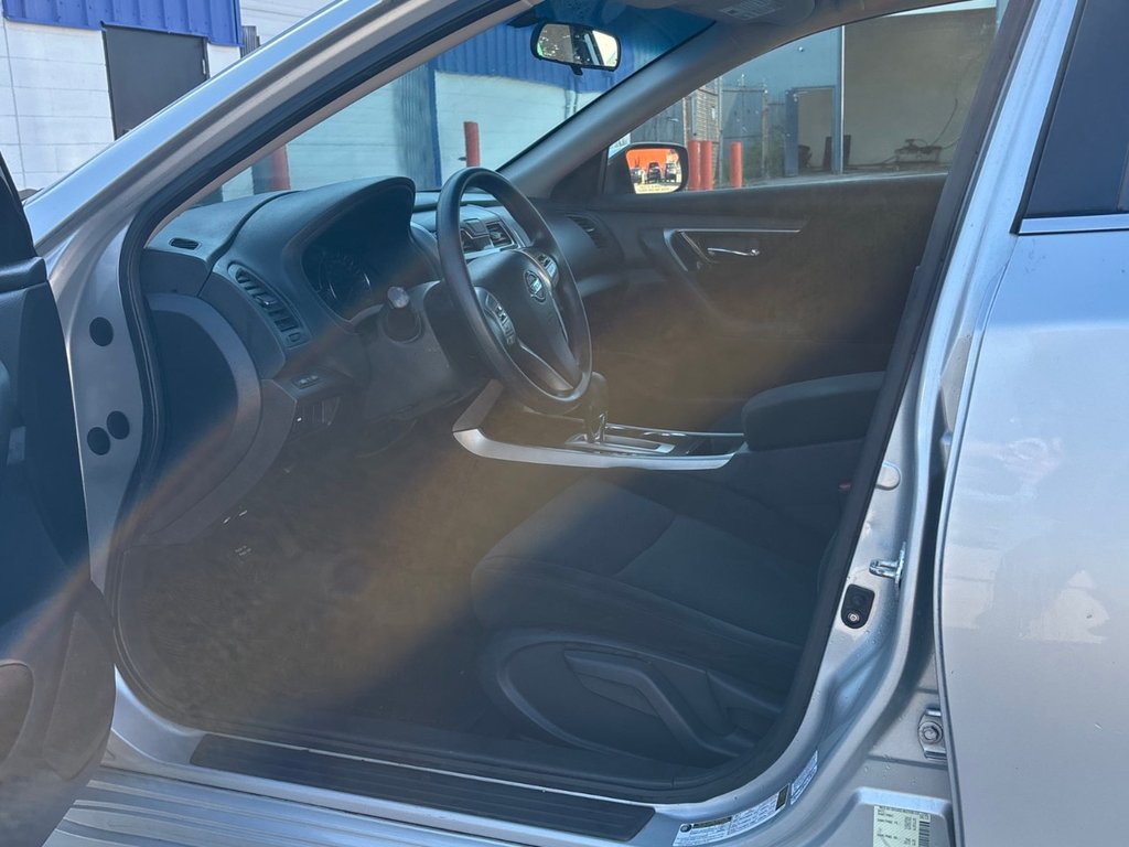 2014 Nissan Altima in Windsor, Ontario - 7 - w1024h768px