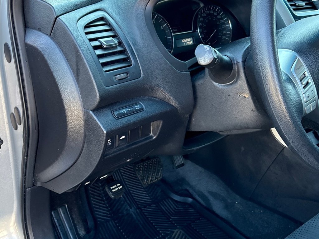 2014 Nissan Altima in Windsor, Ontario - 9 - w1024h768px