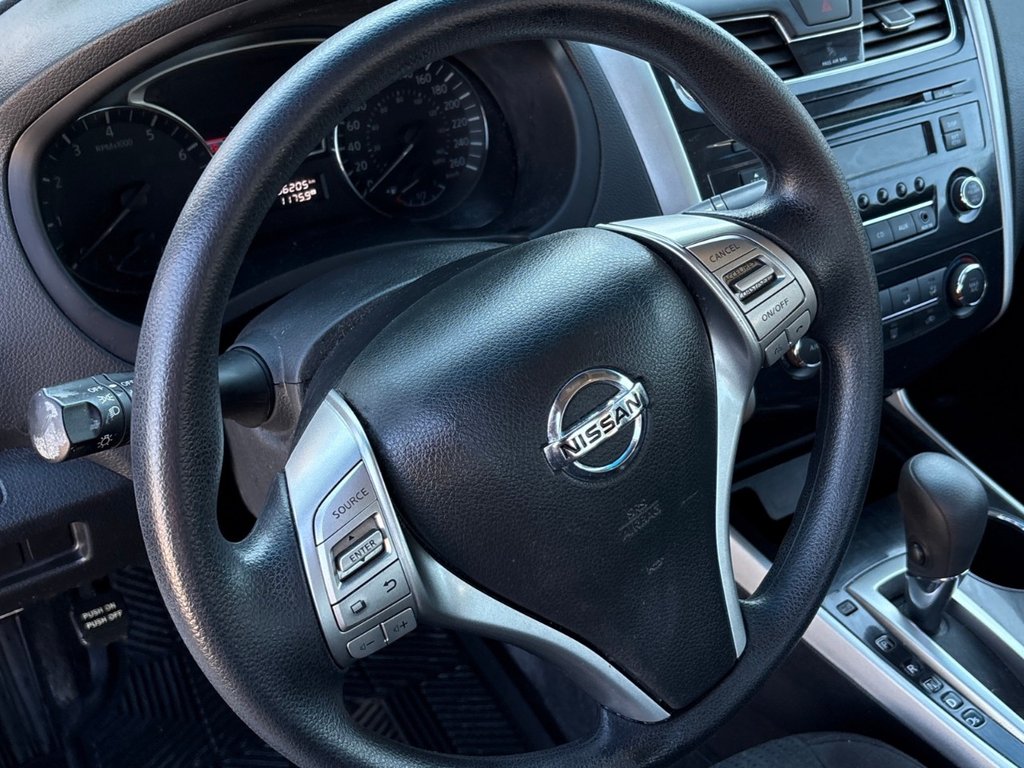 2014 Nissan Altima in Windsor, Ontario - 10 - w1024h768px