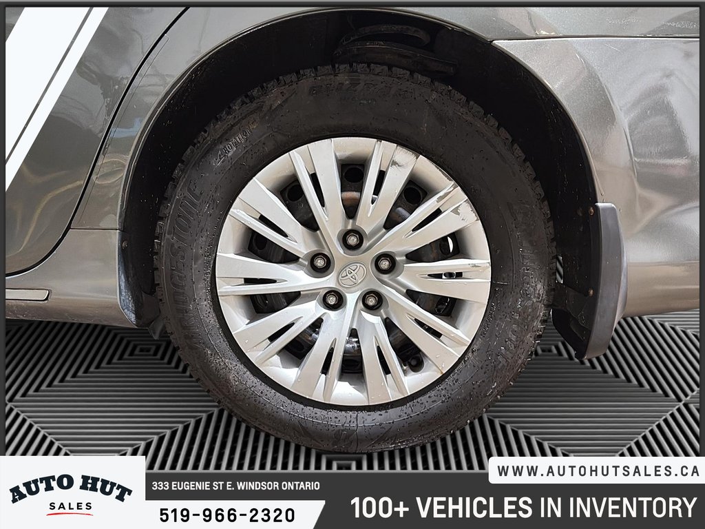 2012 Toyota Camry in Windsor, Ontario - 7 - w1024h768px
