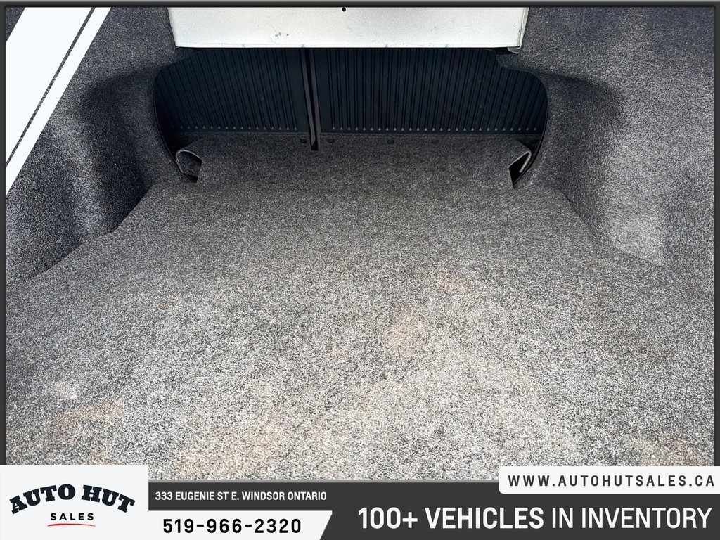 2015 Toyota Camry in Windsor, Ontario - 6 - w1024h768px