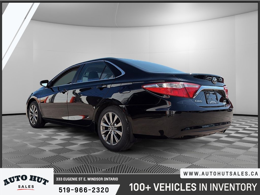 2016 Toyota Camry XLE in Windsor, Ontario - 4 - w1024h768px