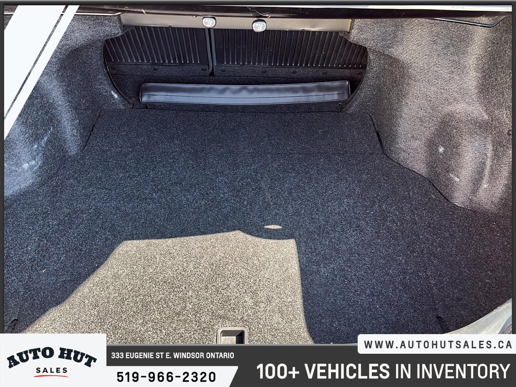 2016 Toyota Camry XLE in Windsor, Ontario - 6 - w1024h768px