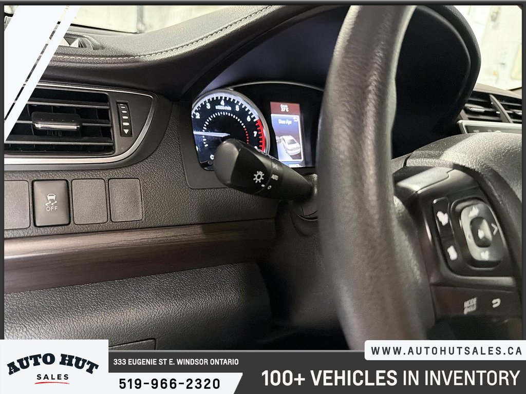 2016 Toyota Camry in Windsor, Ontario - 16 - w1024h768px