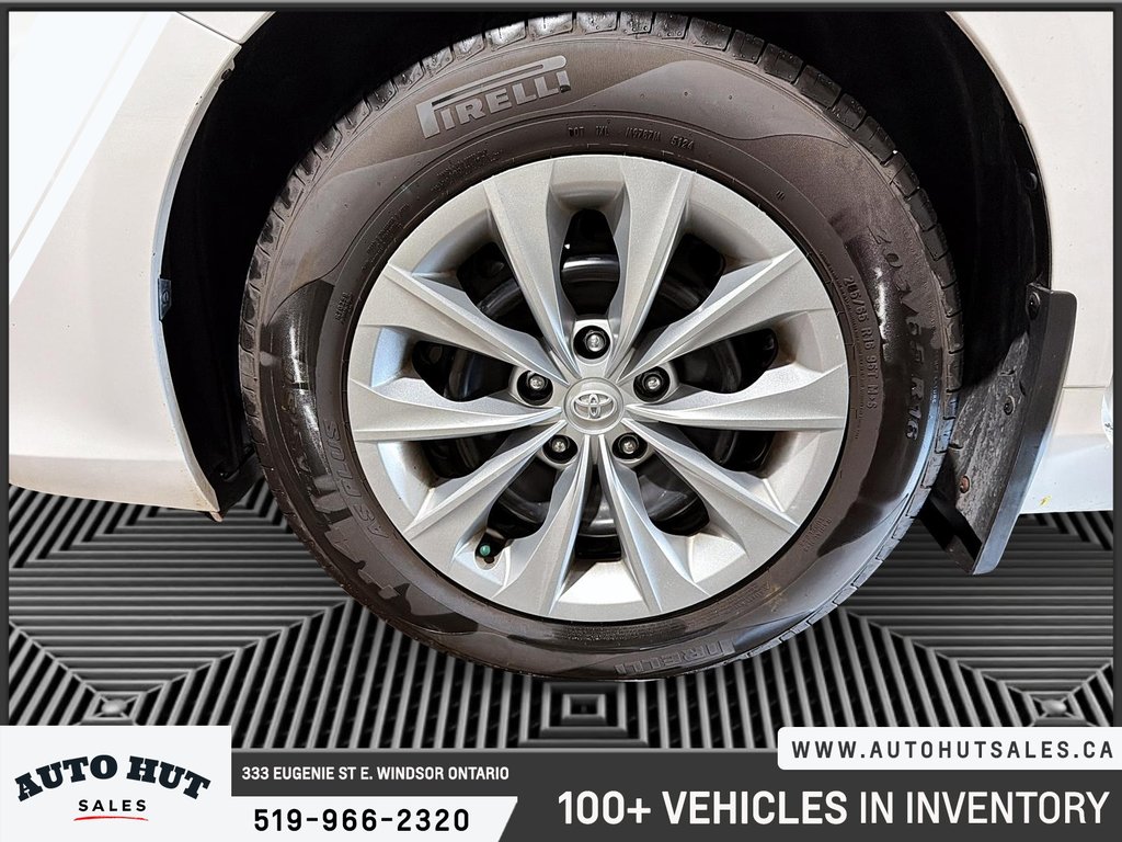 2016 Toyota Camry in Windsor, Ontario - 7 - w1024h768px