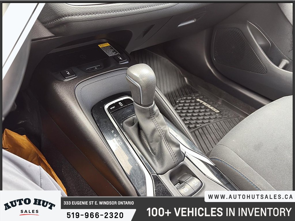 2020 Toyota Corolla SE in Windsor, Ontario - 15 - w1024h768px