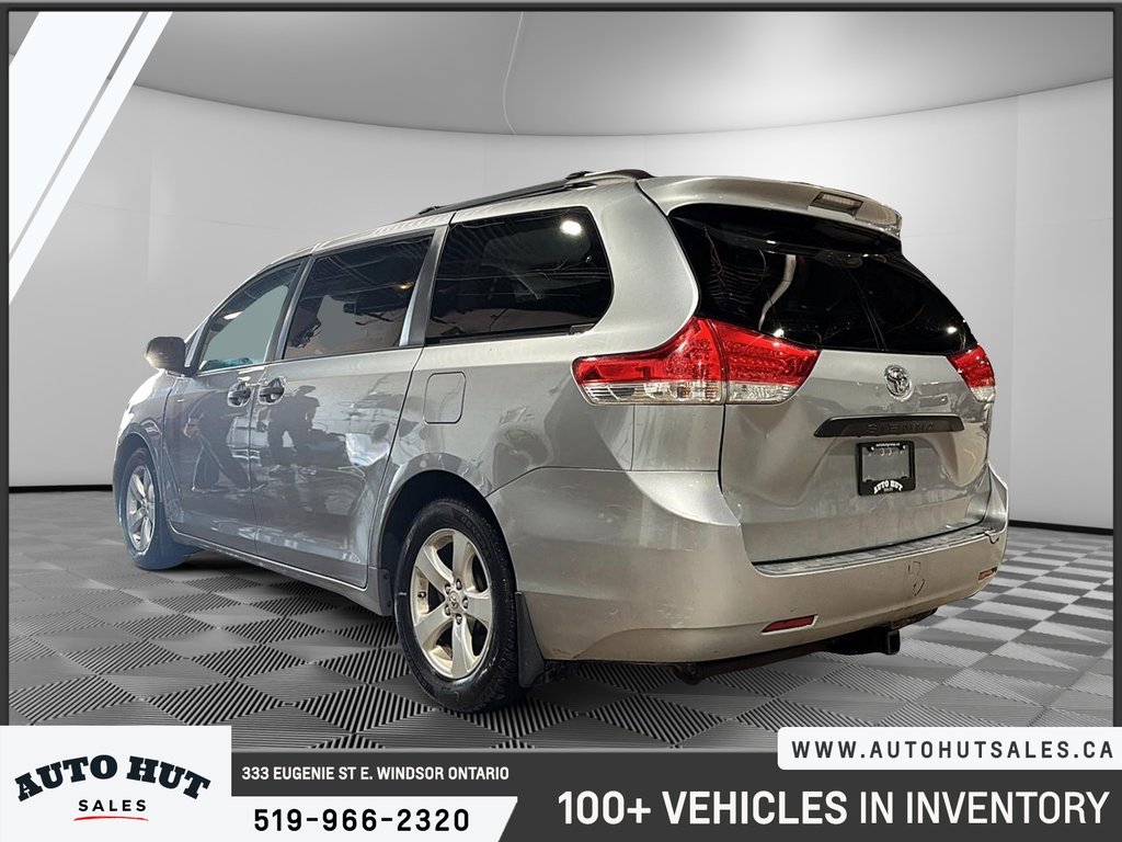 2012 Toyota Sienna CE in Windsor, Ontario - 4 - w1024h768px