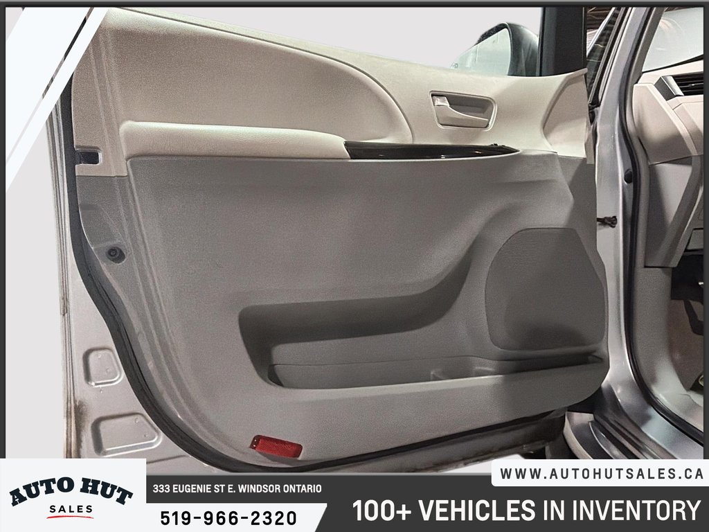 2012 Toyota Sienna CE in Windsor, Ontario - 11 - w1024h768px
