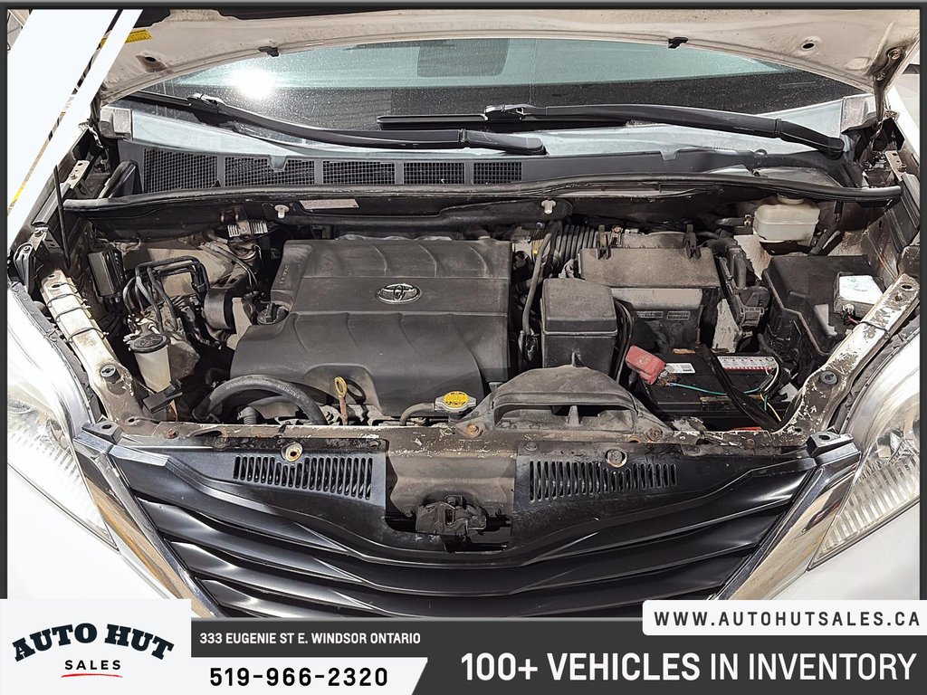 2013 Toyota Sienna in Windsor, Ontario - 8 - w1024h768px