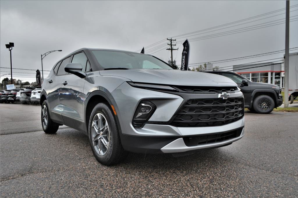 Chevrolet Blazer  2023 à Mont-Laurier, Québec - 3 - w1024h768px