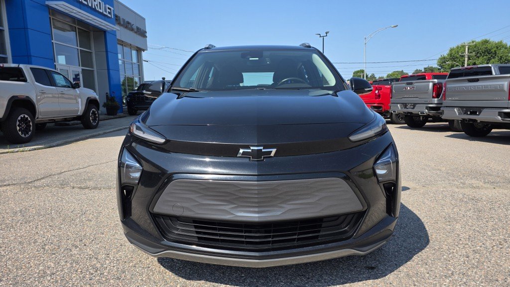 2022 Chevrolet BOLT EUV in Mont-Laurier, Quebec - 2 - w1024h768px