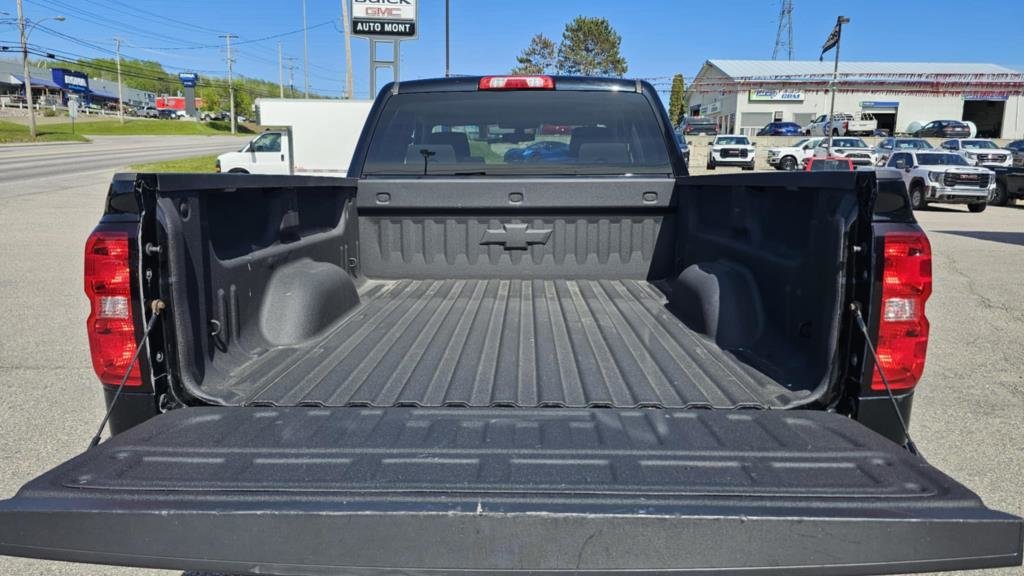 Chevrolet Silverado 1500  2017 à Mont-Laurier, Québec - 9 - w1024h768px