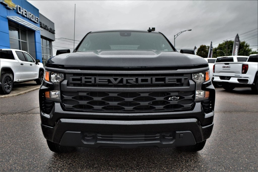 Chevrolet Silverado 1500  2022 à Mont-Laurier, Québec - 2 - w1024h768px