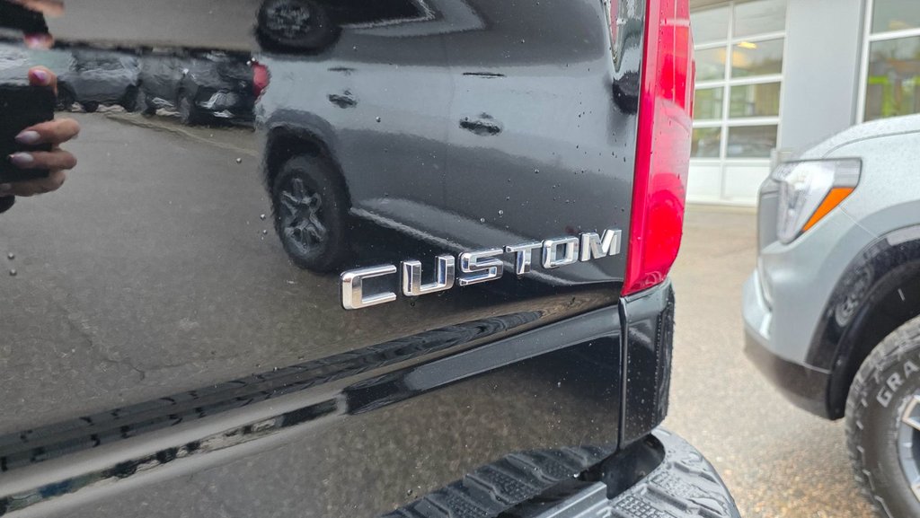 2022 Chevrolet Silverado 1500 in Mont-Laurier, Quebec - 9 - w1024h768px